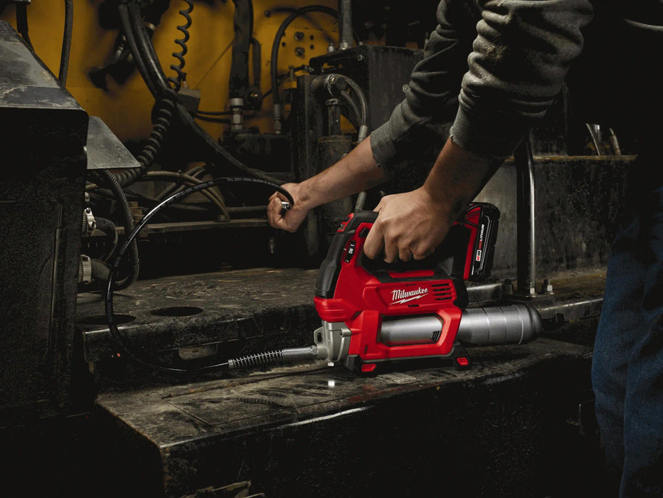 M18™ Cordless 2-Speed Grease Gun Kit