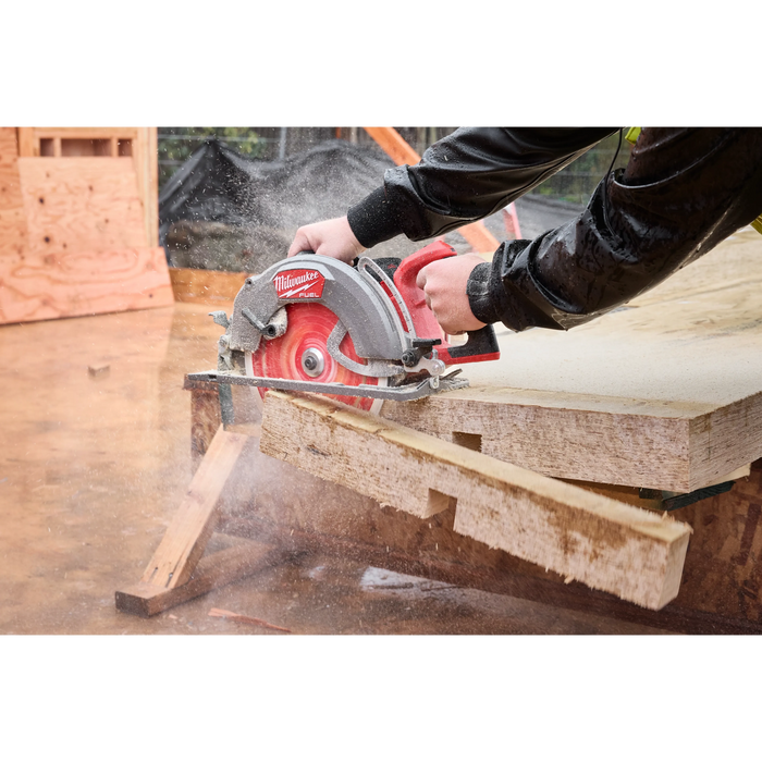 M18 FUEL™ 10-1/4" Rear Handle Circular Saw Kit