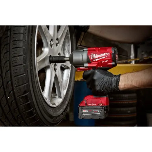 M18 FUEL™ ½” Ext. Anvil Controlled Torque Impact Wrench w/ONE-KEY™ Kit